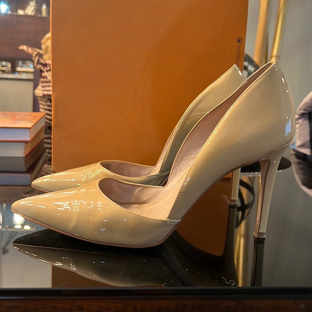 Louise et Cie tan/nude heels Size 8.5/38.5